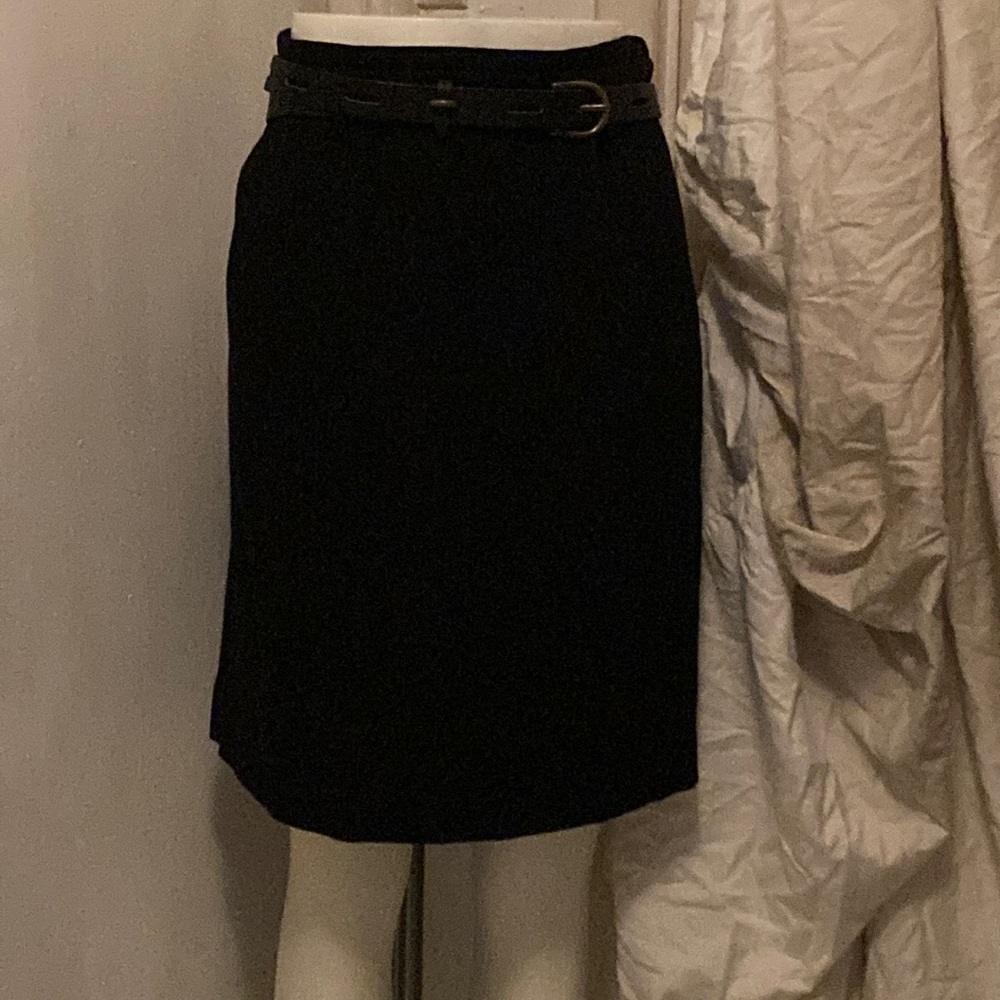 Hillard & Hanson Black Skirt with Belt